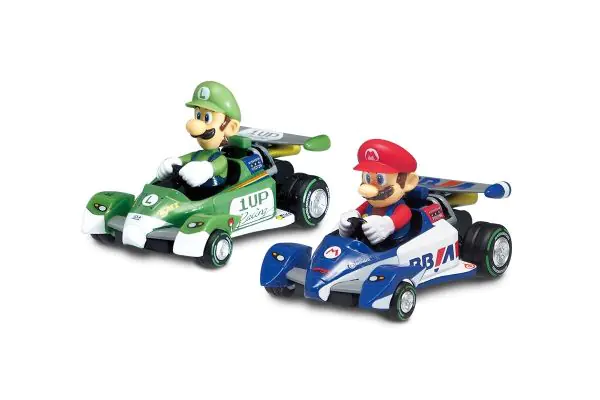 任天堂のキャラクターのマリオカート サーキットがプルバックモデルに