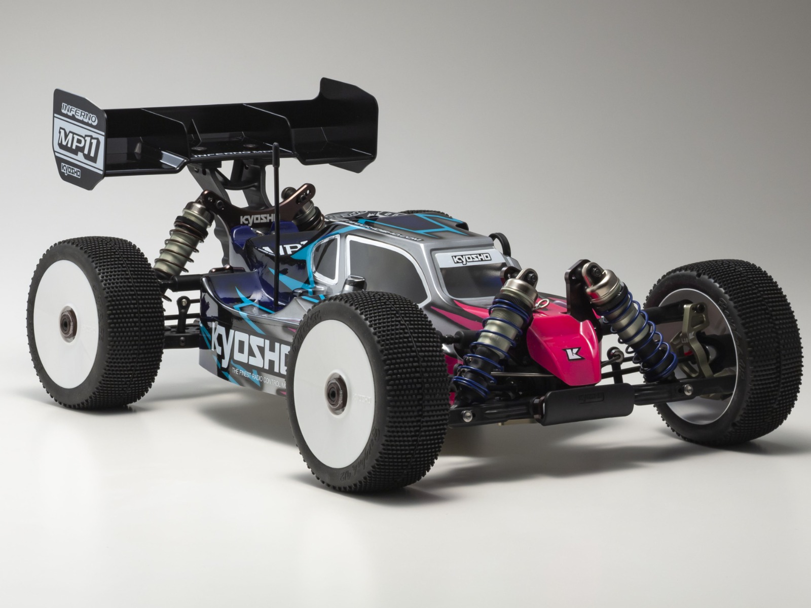 Buggy 世界最高峰の1/8スケールエンジンオフロードレースシーンで幾度もチャンピオンに輝いたインファーノを筆頭にエントリーモデルまでラインアップ。